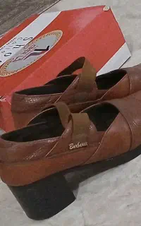 کفش چرم در حد نو