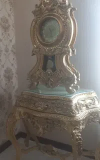 ساعت منبت کنسولی