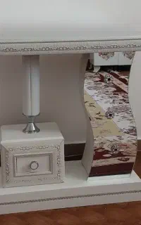میز آینه و تلفن