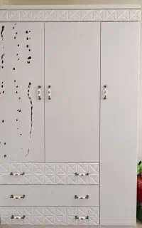 کتابخانه و کمد لباس