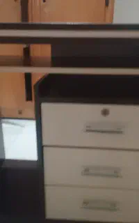 میز تحریر وکامپیوتر