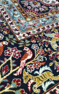 قالی بسیار تمیز