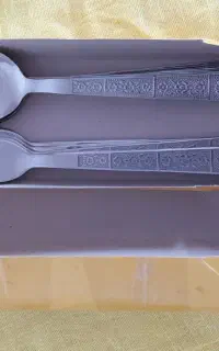 تعدادی قاشق وچنگال های مختلف