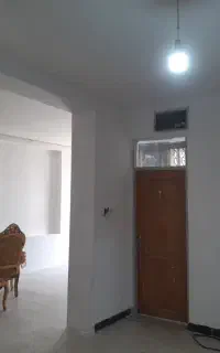 ادر اتاق با چهارچوب
