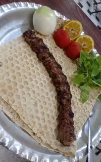 به یک همکار جهت کار در کبابی نیازمندیم