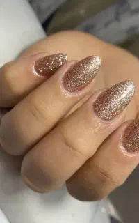 ارائه تمام خدمات زیبایی شروع قیمت کاشت ناخن ۴۰۰