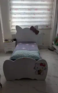 تخت خواب و کمد