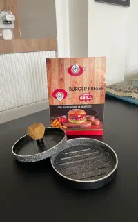 همبرگر زن گرانیتی