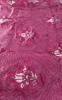 رو تختی از جنس ساتن