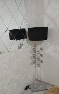 آباژور ایستاده