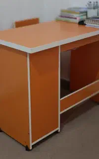 میز تحریر و صندلی