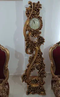 ساعت سلطنتی ایستاده
