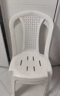 دو عدد صندلی پلاستیکی سفید