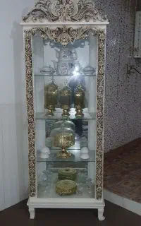 بوفه وساعت