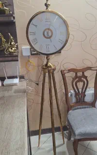 ساعت ایستاده نو وتمیز