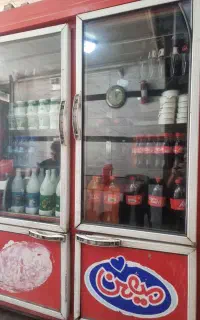 کارگر غذاخوری