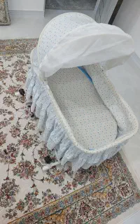 گهواره نوزاد سالم