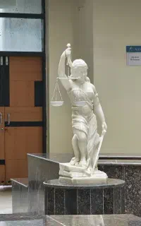 وکیل پایه یک دادگستری