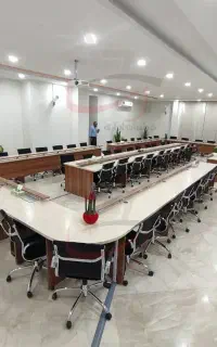 میز کنفرانس سزار