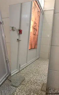 آینه بدون قاب