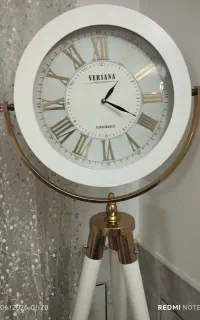 ساعت پایه دار