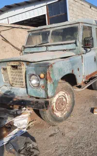 لندرور مدل ۱۳۶۱