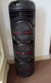 اسپیکر بزرگ یک متری