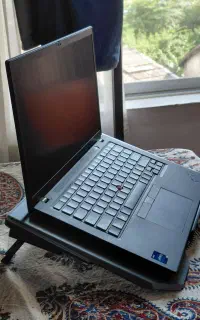 خنک کننده لپ‌ تاپ با طراحی حرفه‌ ای و نور RGB