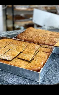 کارگر کلوچه پزی