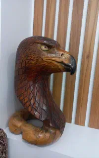 مجسمه چوبی