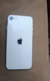 ایفون se