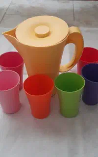 ظروف نگهدارنده و پلاستیکی ( پارچ ولیوان)