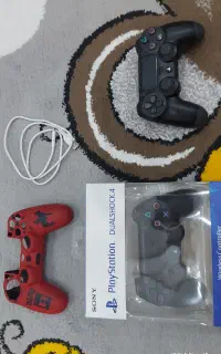 فروش دو عدد دسته ps4 با روکش و کابل