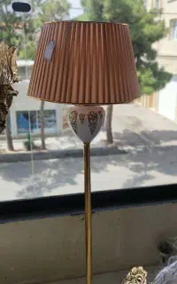 فروش‌نده لوازم الکتریکی