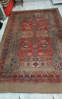 دو عدد کاور روی فرش ۹