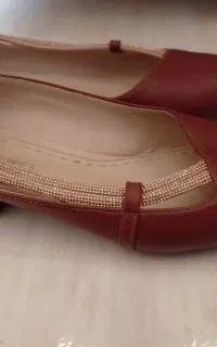 کفش سایز ۳۹
