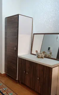 کنسول و آینه همراه کمد