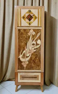 ساعت ایستاده چوبی دستساز با محفظه نگه داری وسایل
