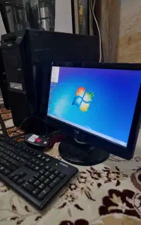 کامپیوتر با مانیتور ۱۶اینچ