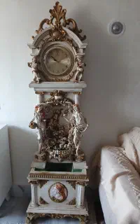 آینه کنسول  و ساعت ایستاده