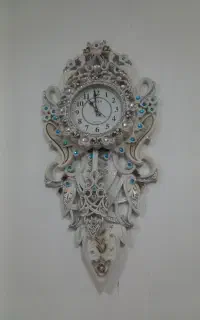 ساعت دیواری سالم وزیبا