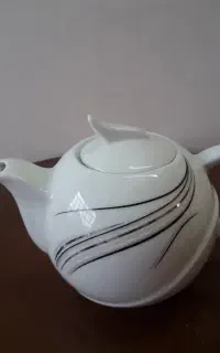 قوری چینی و سطل استیل (جنس نو )