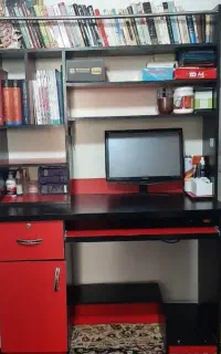 میز تحریر،کتابخانه،کامپیوتر