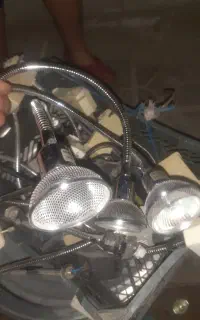 تعدادی هالوژن ۱۲ ولت ریلی فنری تاشو