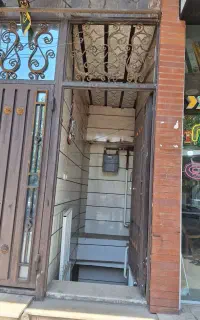 یک باب زیرزمین تجاری جهت اجاره در مرکز شهر