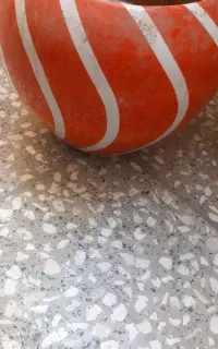 گلدون سفالی بزرگ