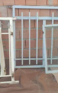 پنجره آهنی