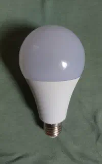 لامپ حبابی رنگ مهتابی