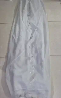 پرده دست دوم و تمیز با چوب پرده