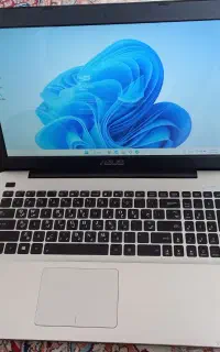 لپتاپi3رم۶ حافظه ۱ترا ssdمعاوضه آیپدآیفون مک مینی